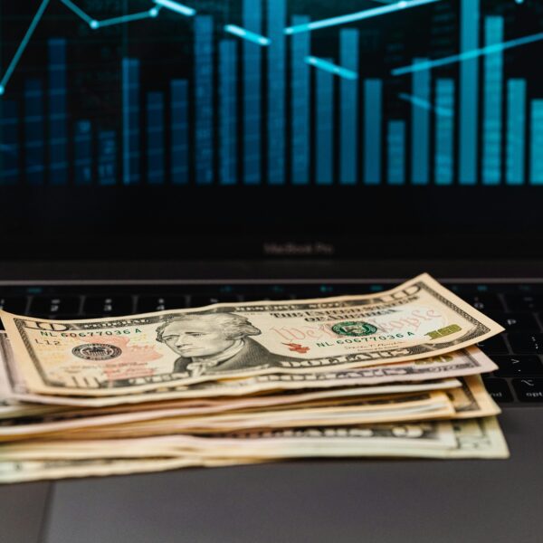 REPORT | AI Agents? Reshaping Business Strategy and the World of Money